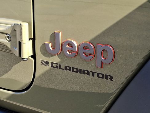 New 2025 Jeep Gladiator Mojave w/ Safety Group image 12