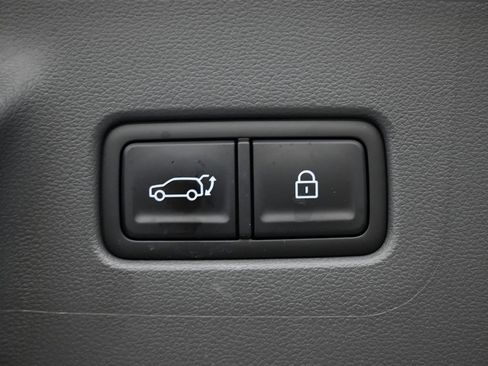 Used 2025 Hyundai Santa Fe SE AWD/4WD image 16