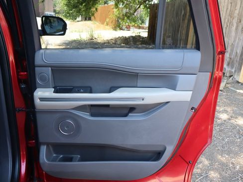 Used 2019 Ford Expedition Max XLT w/ Equipment Group 202A AWD/4WD image 27
