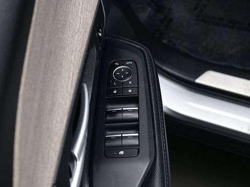 Used 2024 Toyota Grand Highlander AWD image 11