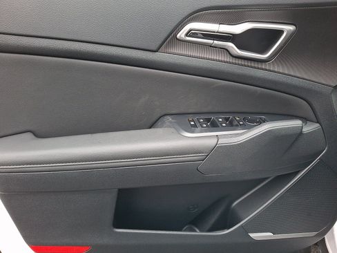 New 2026 Kia Sportage EX FWD image 6