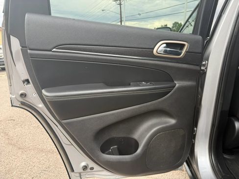 Used 2015 Jeep Grand Cherokee Limited AWD/4WD image 14