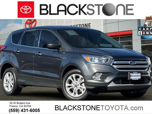 Used 2019 Ford Escape SE image 1