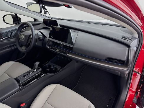 Used 2026 Toyota Prius XLE image 28