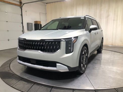 New 2026 Kia Carnival EX image 3