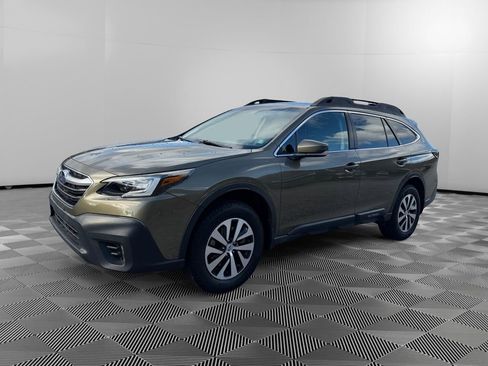 Used 2020 Subaru Outback Premium image 3