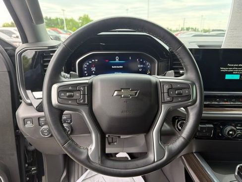 Used 2024 Chevrolet Silverado 1500 LT Trail Boss w/ Convenience Package II AWD/4WD image 23