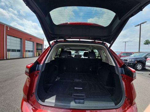 Used 2025 Nissan Rogue Platinum w/ Platinum Premium Package FWD image 28
