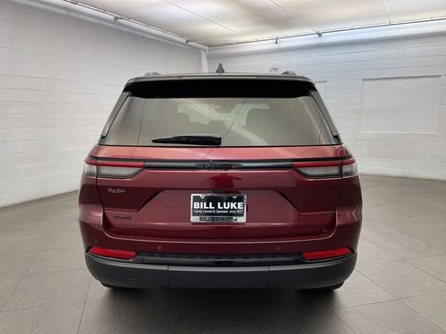 New 2025 Jeep Grand Cherokee Limited image 4