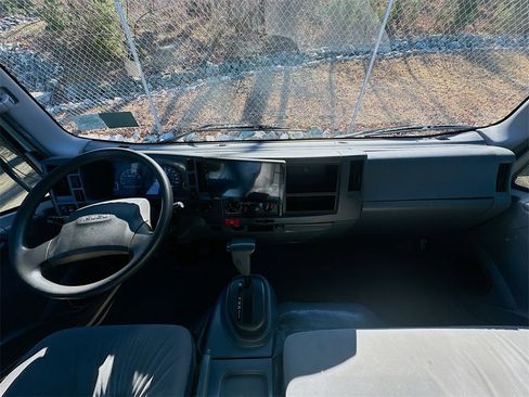 Used 2018 Isuzu NPR HD image 10