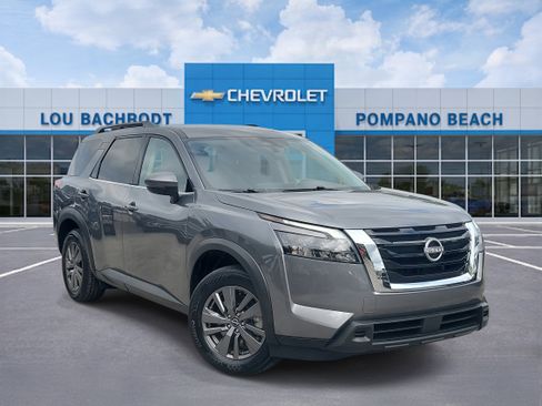 Used 2025 Nissan Pathfinder SV image 1