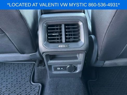 Used 2021 Volkswagen Tiguan SE w/ Panoramic Sunroof Package image 12
