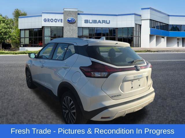 Used 2024 Nissan Kicks SV FWD image 2