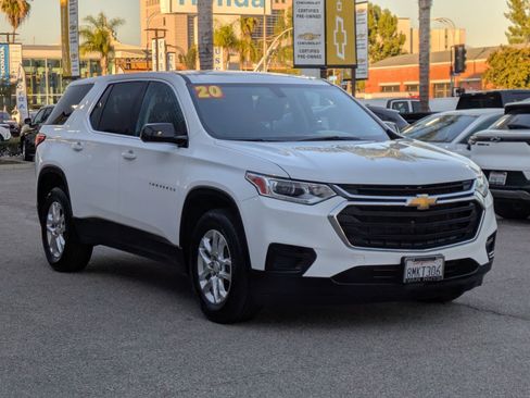Used 2020 Chevrolet Traverse LS image 3