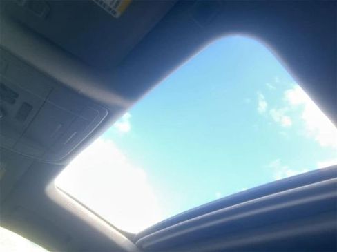 Used 2019 GMC Yukon XL SLT w/ Graphite Performance Edition image 5