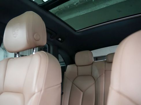 Certified 2022 Porsche Macan AWD/4WD image 36