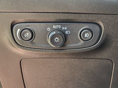 Used 2023 Buick Encore GX Essence w/ Experience Buick Package FWD image 21