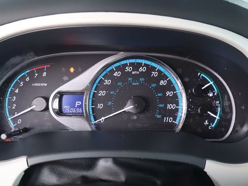 Used 2014 Toyota Sienna XLE w/ XLE Premium Package FWD image 22