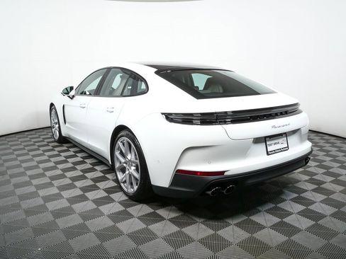 New 2026 Porsche Panamera 4 image 3