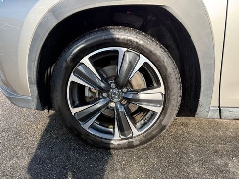 Used 2021 Lexus UX 250h w/ Premium Package image 25