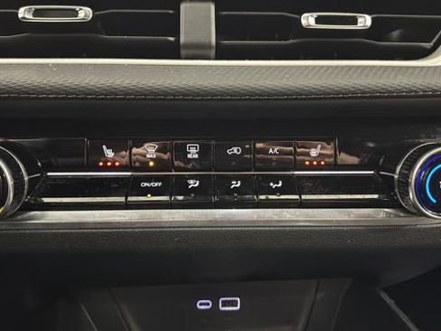 Used 2025 Chevrolet Equinox LT image 19