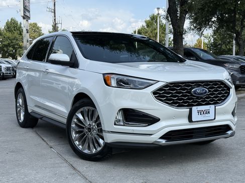 Used 2020 Ford Edge Titanium w/ Equipment Group 301A AWD/4WD image 2