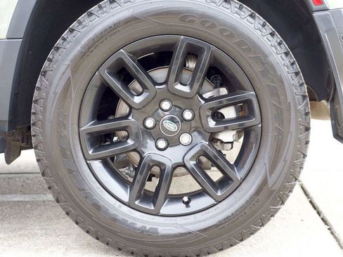 Used 2024 Land Rover Defender 110 S image 9