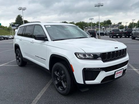 New 2026 Jeep Grand Cherokee L Limited w/ Limited Altitude Package AWD/4WD image 2