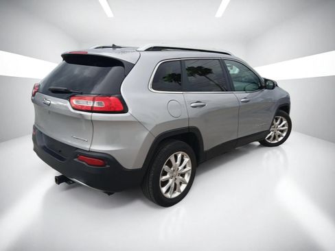 Used 2014 Jeep Cherokee Limited w/ Luxury Group FWD image 3