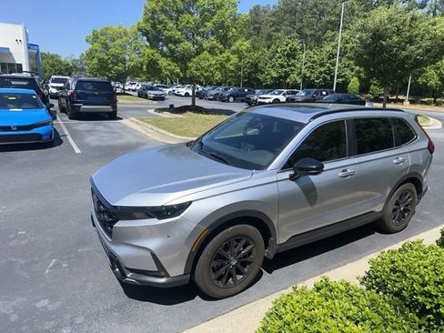 Used 2025 Honda CR-V Sport image 4