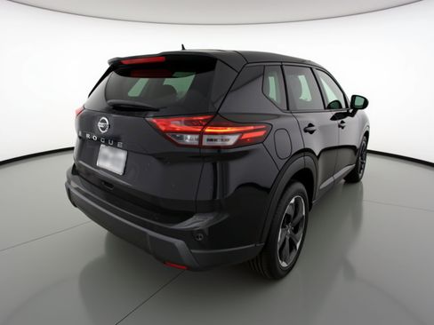 Used 2025 Nissan Rogue SV FWD image 9
