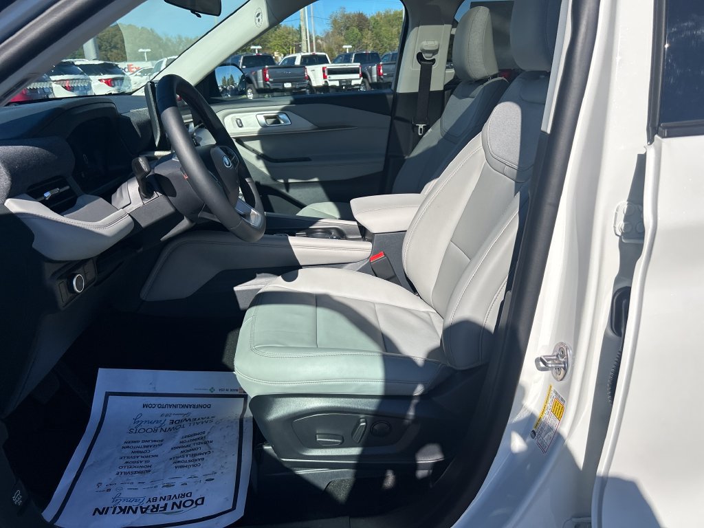 New 2026 Ford Explorer Active w/ Active Comfort Package AWD/4WD image 13