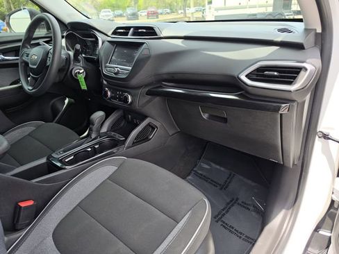 Used 2022 Chevrolet TrailBlazer LS FWD image 12