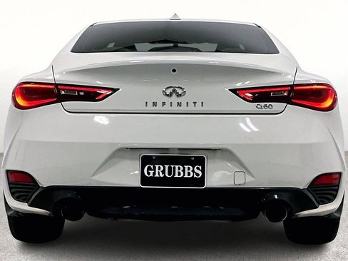 Used 2017 INFINITI Q60 w/ Premium Plus Package 3.0T image 6