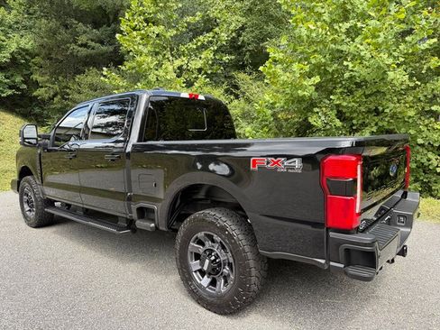 Used 2024 Ford F250 Lariat w/ Sport Appearance Package AWD/4WD image 9
