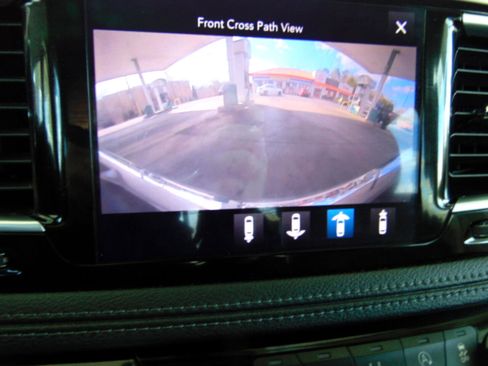 Used 2018 Chrysler Pacifica Limited w/ Tire & Wheel Group image 27