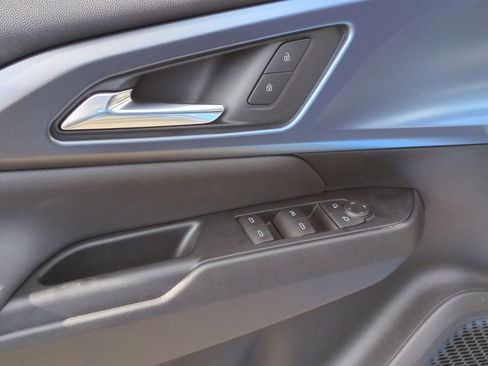 New 2026 Chevrolet Equinox EV LT image 22