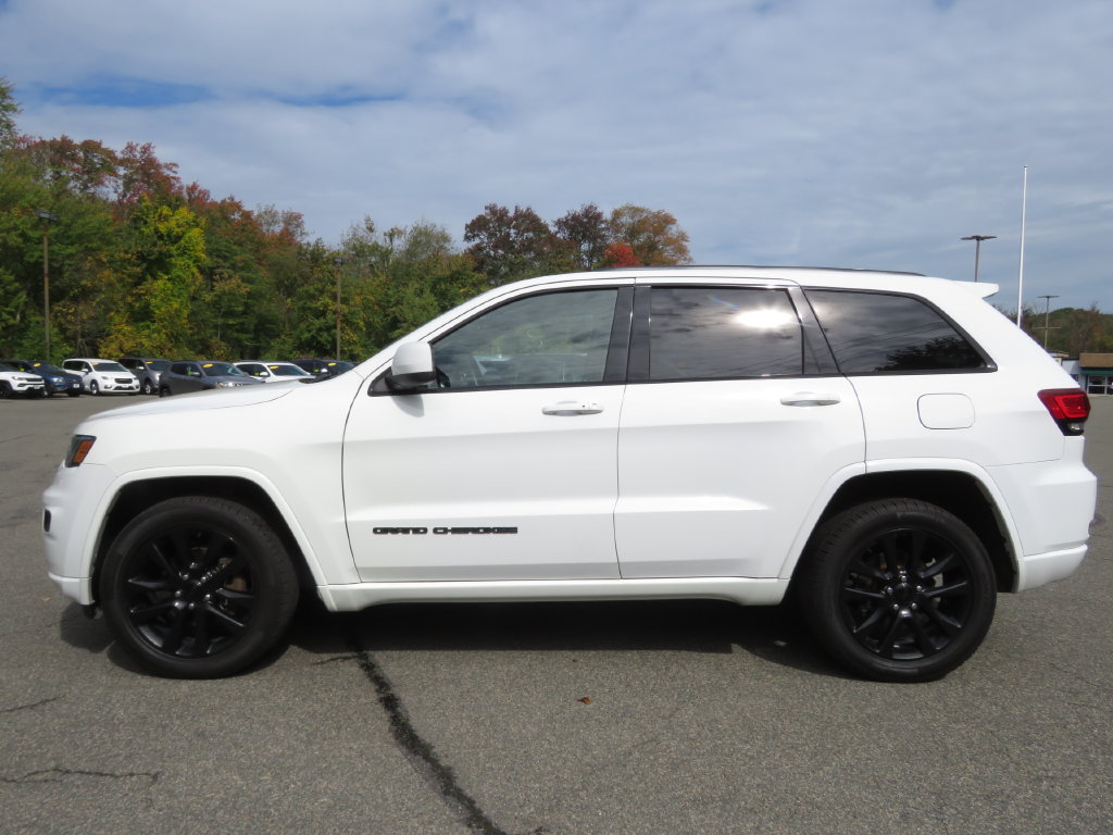 Used 2018 Jeep Grand Cherokee Altitude AWD/4WD image 8