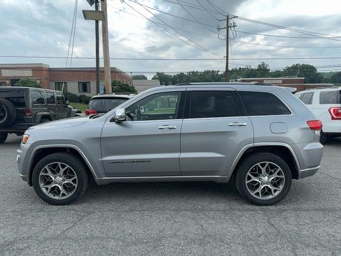 Used 2020 Jeep Grand Cherokee Overland AWD/4WD image 2