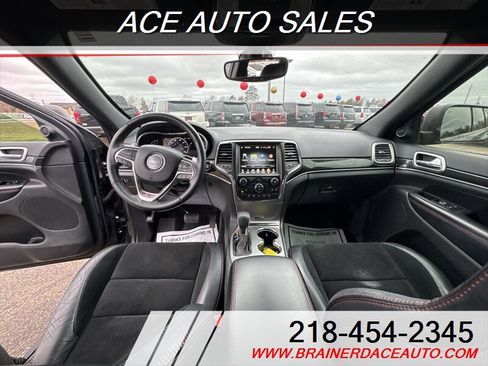 Used 2017 Jeep Grand Cherokee Trailhawk image 9