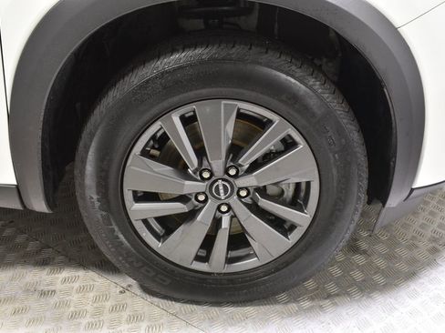 Used 2023 Nissan Pathfinder SV image 37