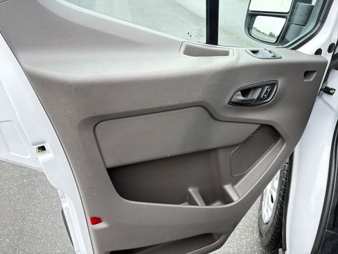 Used 2024 Ford Transit 350 XLT RWD image 12