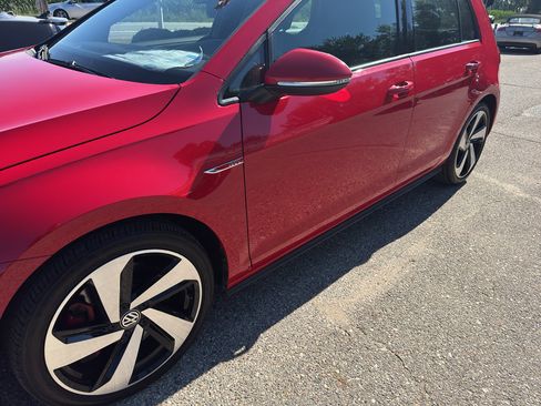 Used 2019 Volkswagen GTI SE FWD image 3