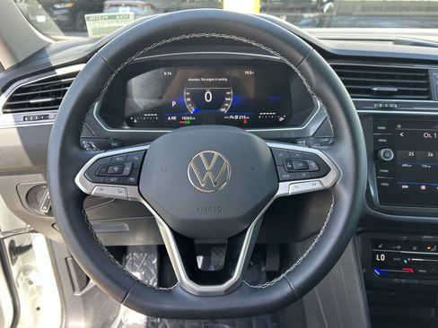 Used 2024 Volkswagen Tiguan SE FWD image 25