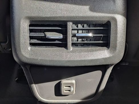 Used 2023 GMC Terrain SLE AWD/4WD image 33