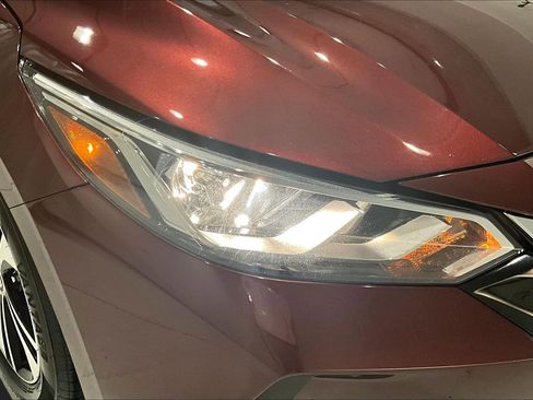 Used 2022 Nissan Sentra SV w/ All-Weather Package FWD image 32