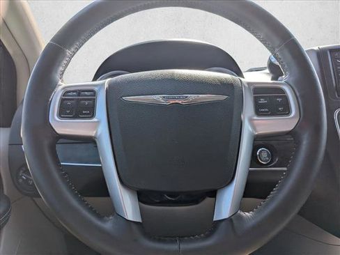 Used 2013 Chrysler Town & Country Touring-L w/ Driver Convenience Group image 17
