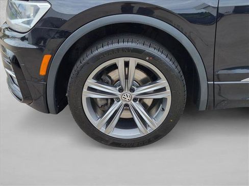 Used 2018 Volkswagen Tiguan SEL AWD/4WD image 6