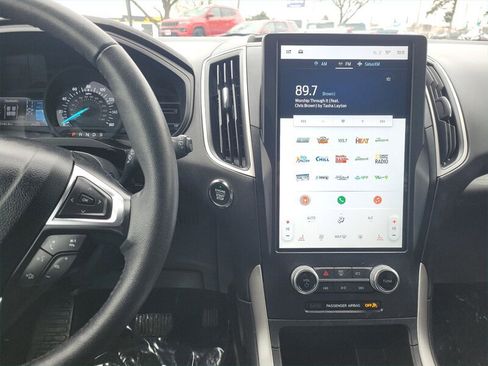 Used 2024 Ford Edge SEL image 13