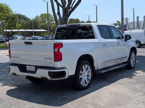 Used 2022 Chevrolet Silverado 1500 High Country w/ High Country Premium Package AWD/4WD image 7